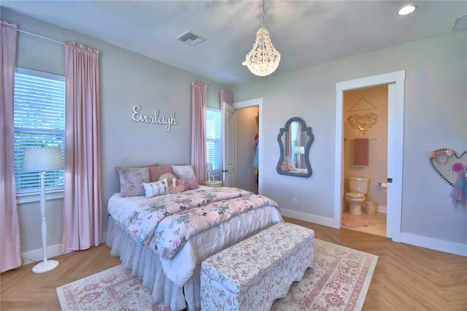 Image 33 of 100 For 203 Spring Azure Drive