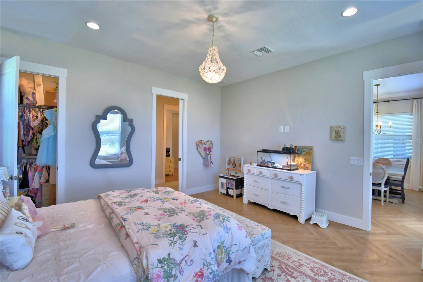 Image 34 of 100 For 203 Spring Azure Drive