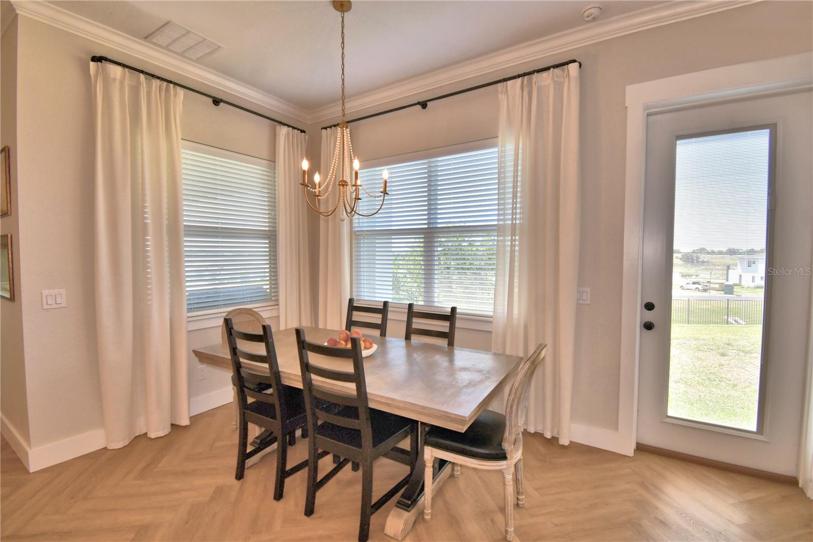 Image 38 of 100 For 203 Spring Azure Drive