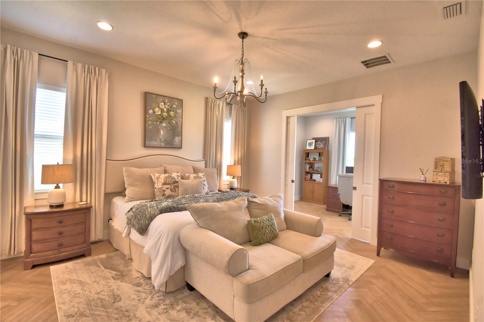 Image 40 of 100 For 203 Spring Azure Drive