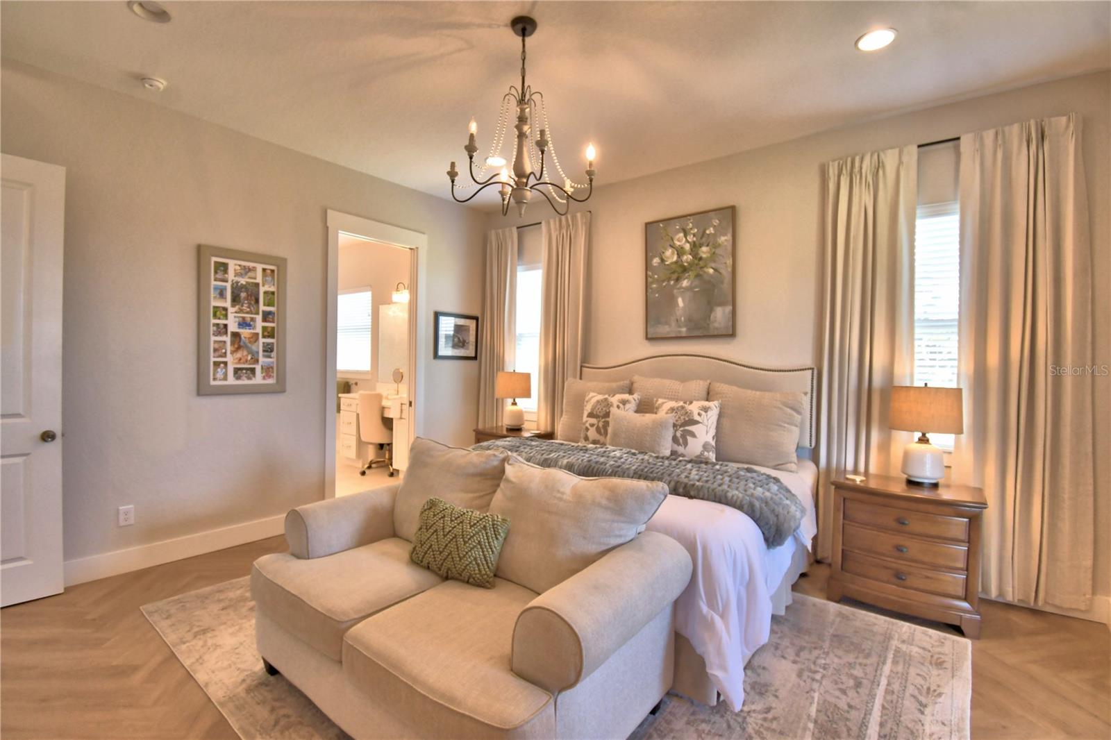 Image 41 of 100 For 203 Spring Azure Drive