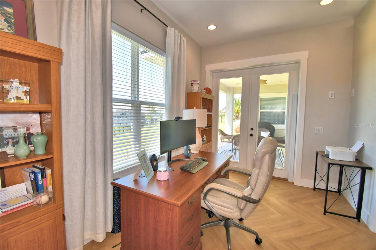 Image 47 of 100 For 203 Spring Azure Drive