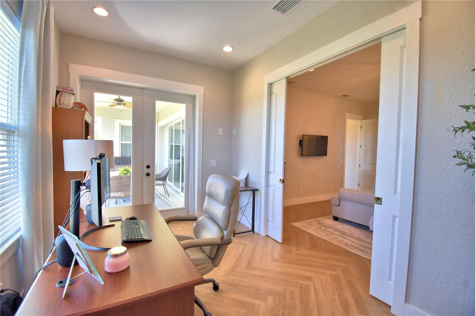 Image 48 of 100 For 203 Spring Azure Drive