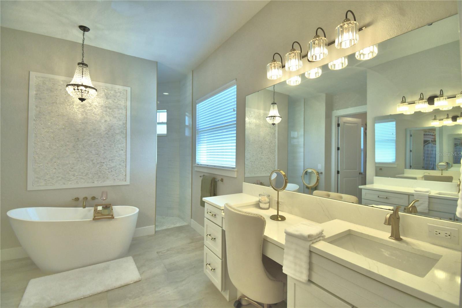 Image 49 of 100 For 203 Spring Azure Drive