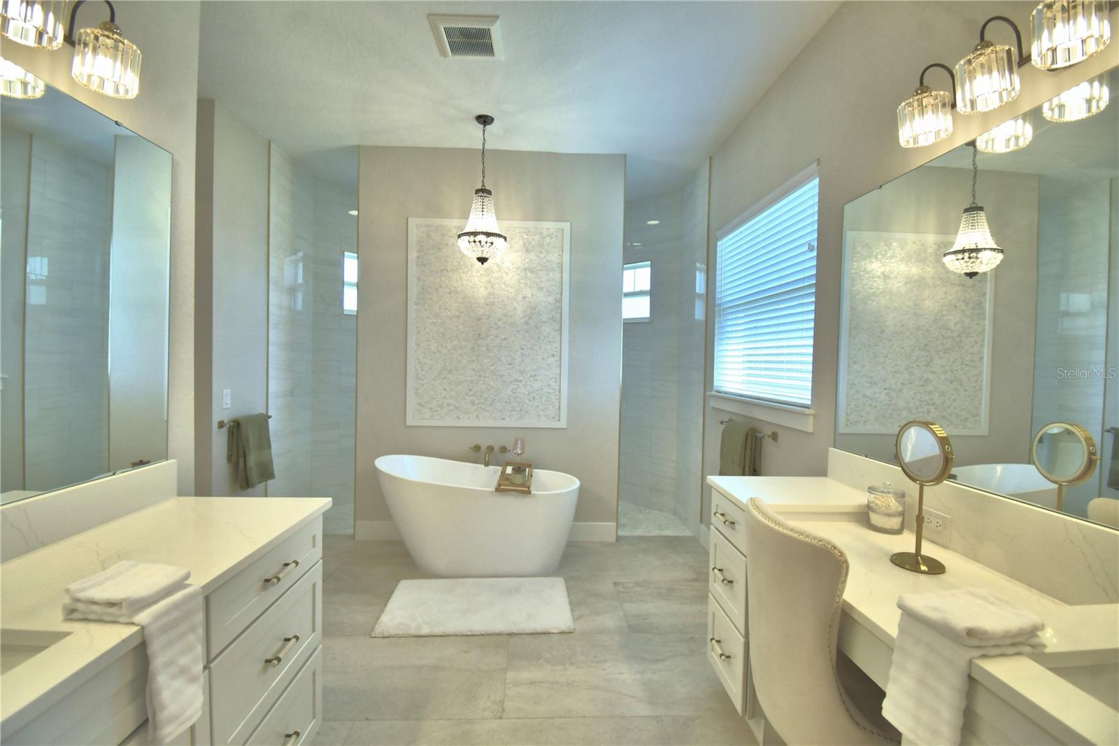 Image 51 of 100 For 203 Spring Azure Drive