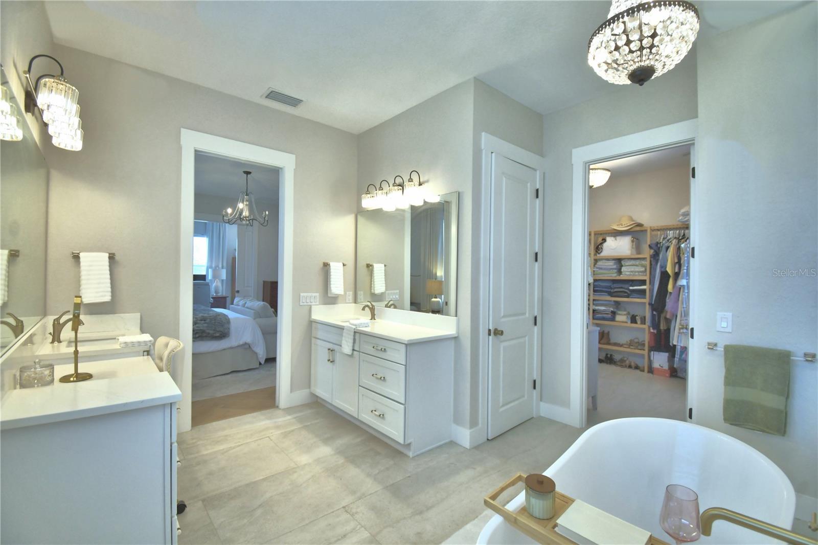 Image 52 of 100 For 203 Spring Azure Drive