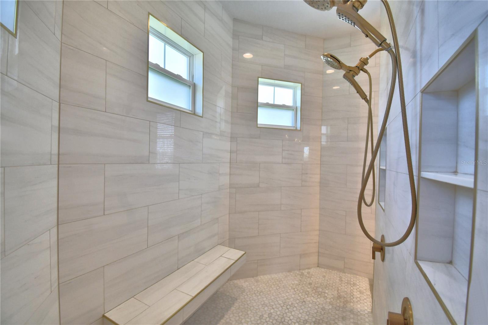 Image 55 of 100 For 203 Spring Azure Drive