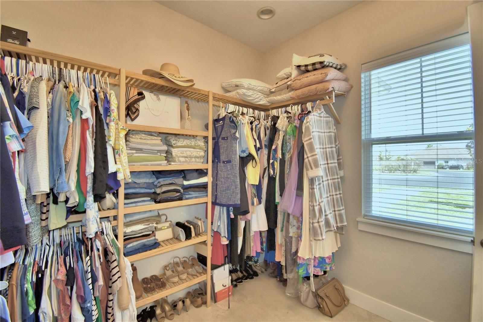 Image 58 of 100 For 203 Spring Azure Drive