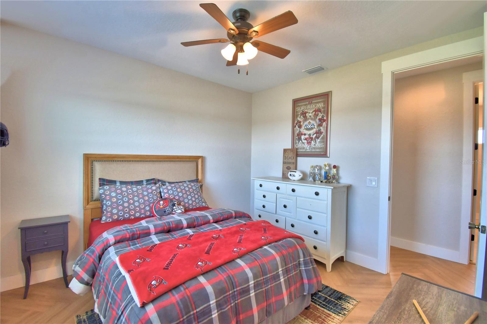 Image 62 of 100 For 203 Spring Azure Drive