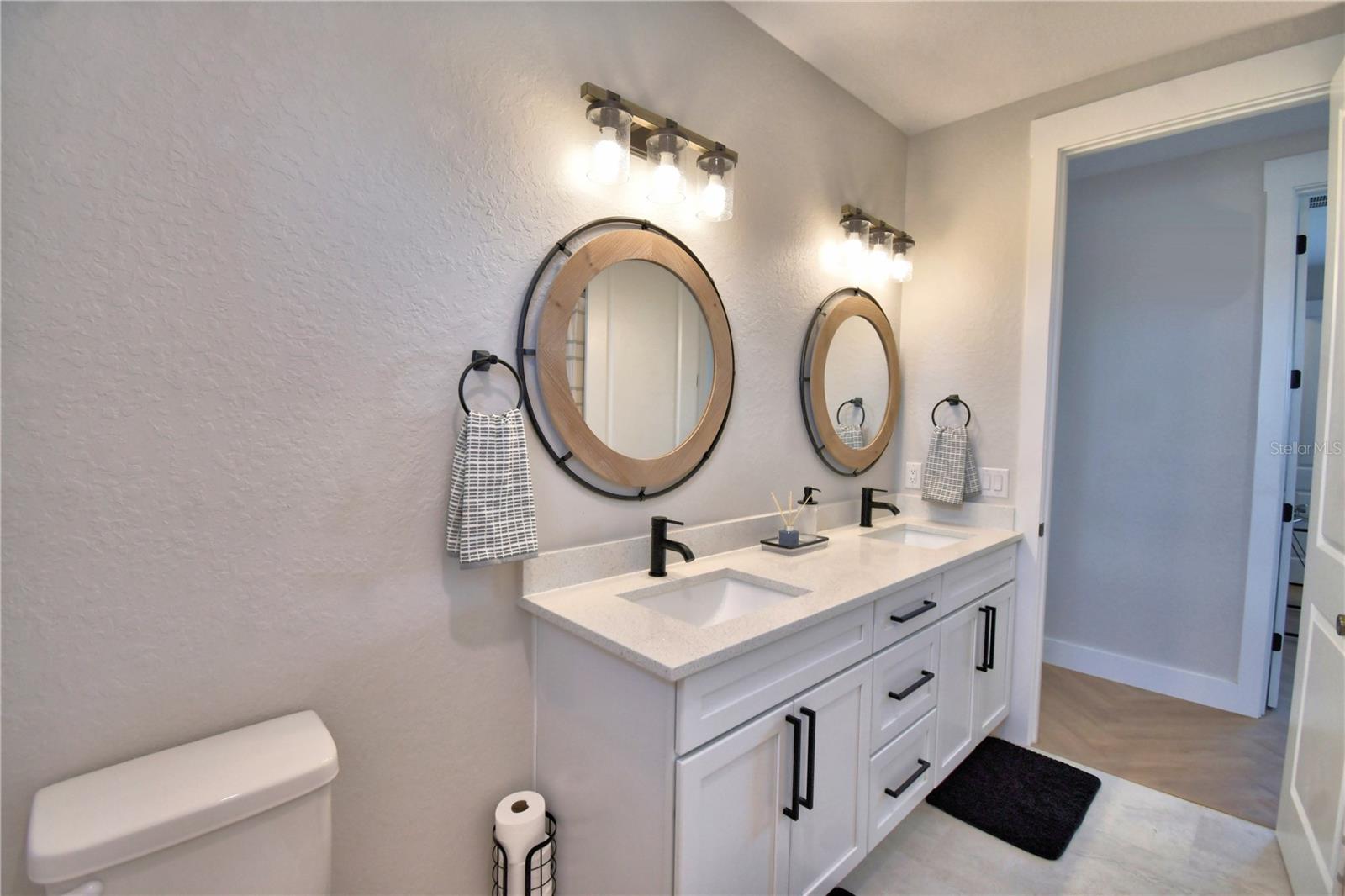 Image 69 of 100 For 203 Spring Azure Drive