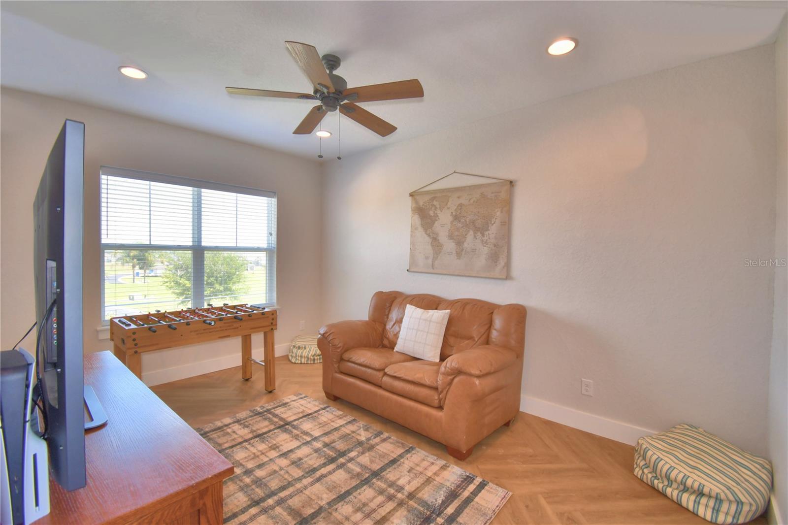 Image 70 of 100 For 203 Spring Azure Drive