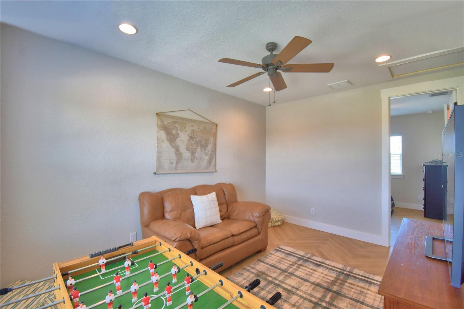 Image 72 of 100 For 203 Spring Azure Drive