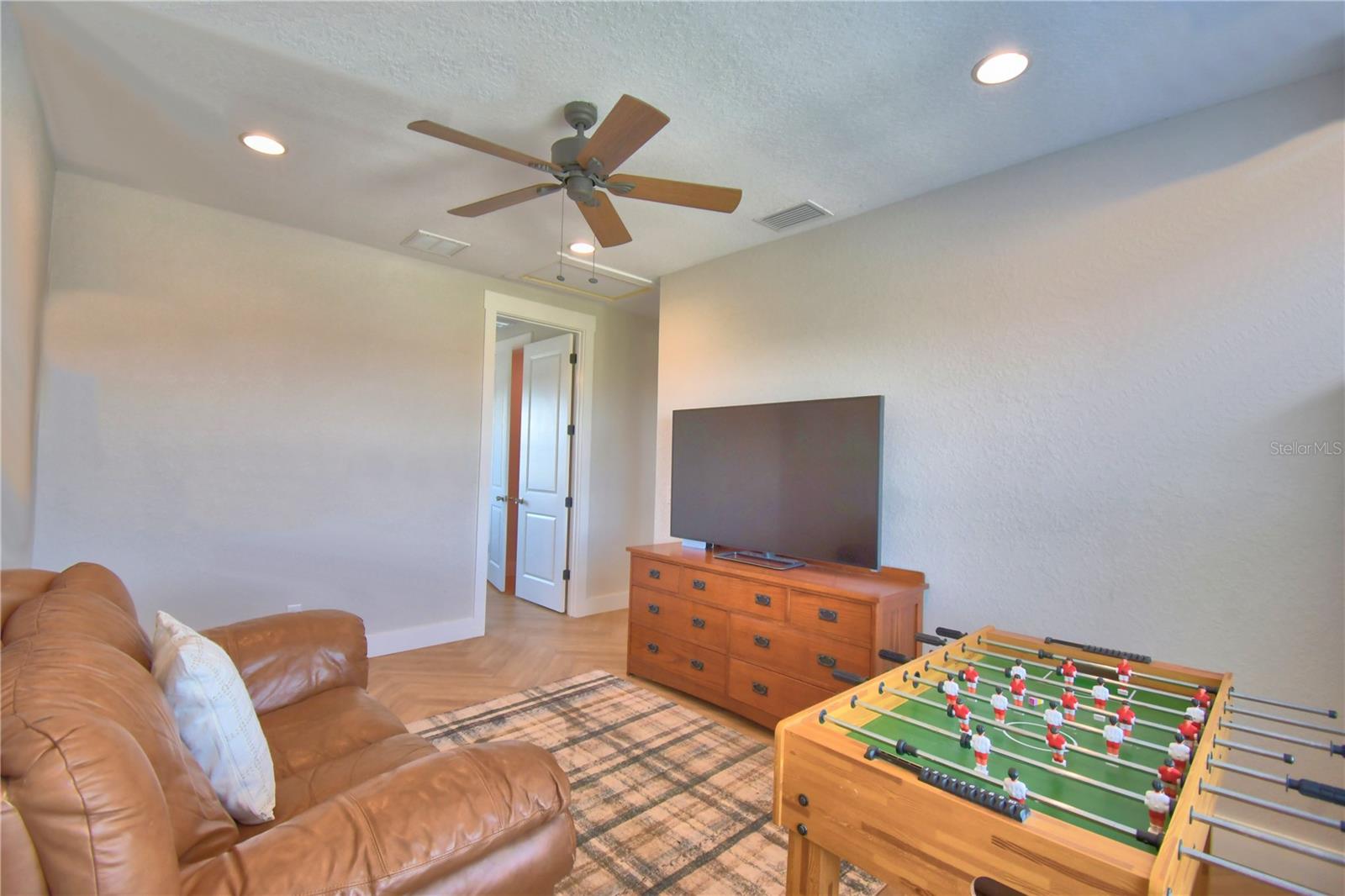 Image 73 of 100 For 203 Spring Azure Drive