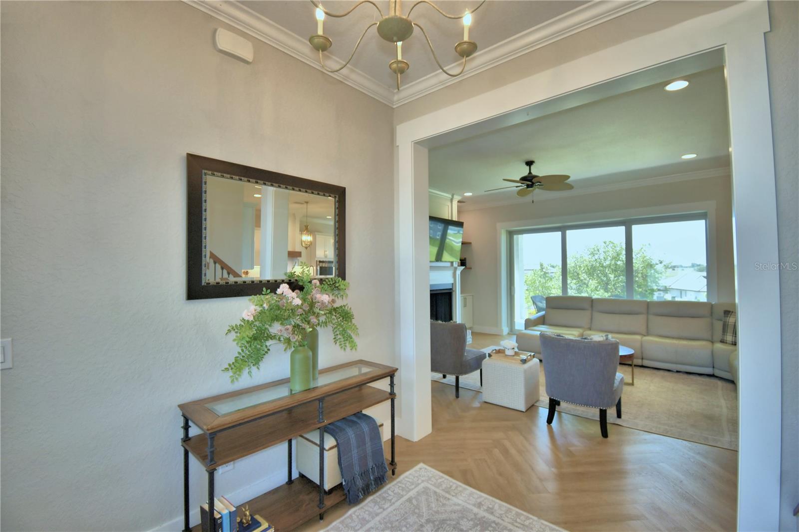 Image 9 of 100 For 203 Spring Azure Drive