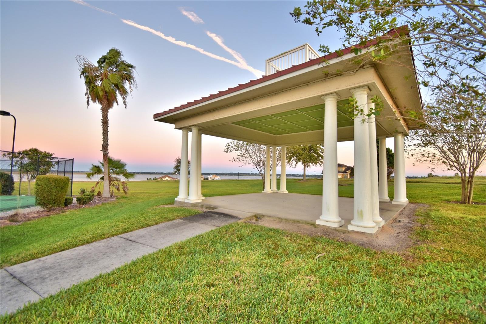 Image 96 of 100 For 203 Spring Azure Drive