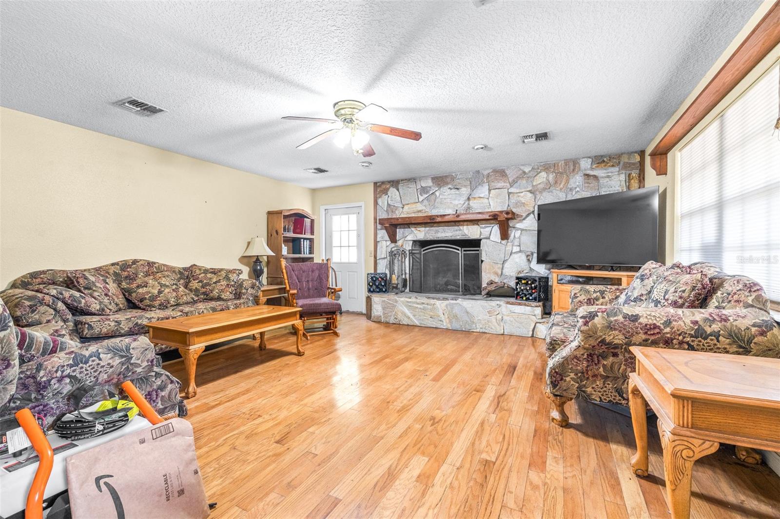 Image 3 of 25 For 954 Odoniel Drive