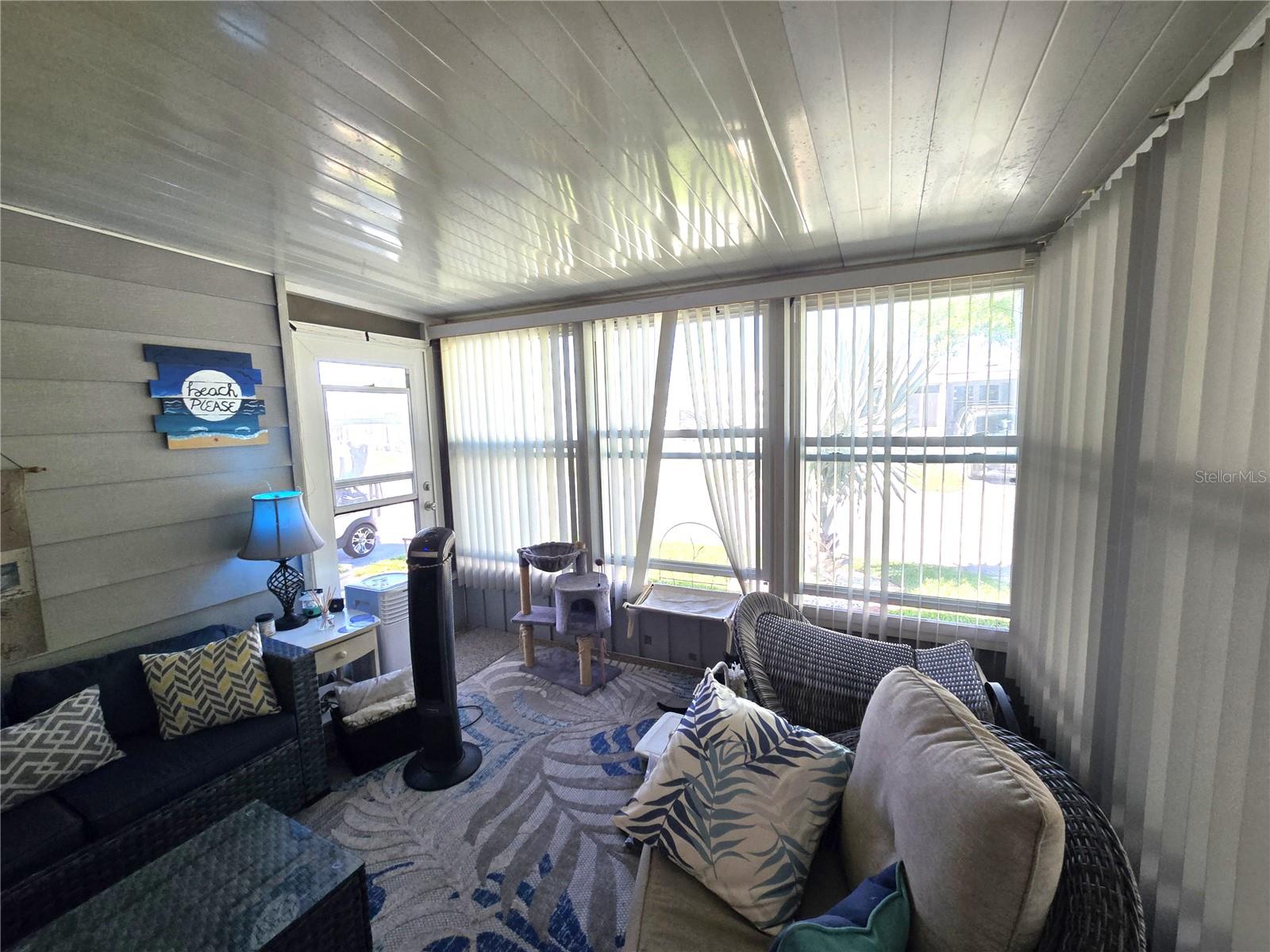 Image 19 of 100 For 336 Victoria Drive