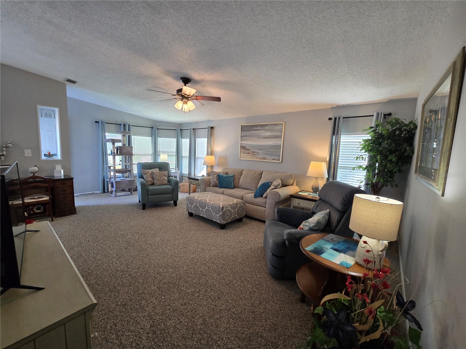 Image 29 of 100 For 336 Victoria Drive