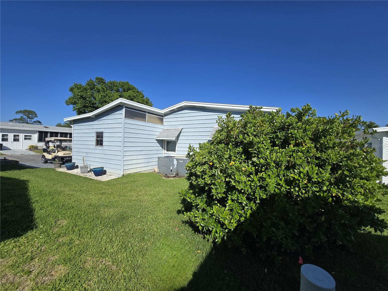 Image 3 of 100 For 336 Victoria Drive