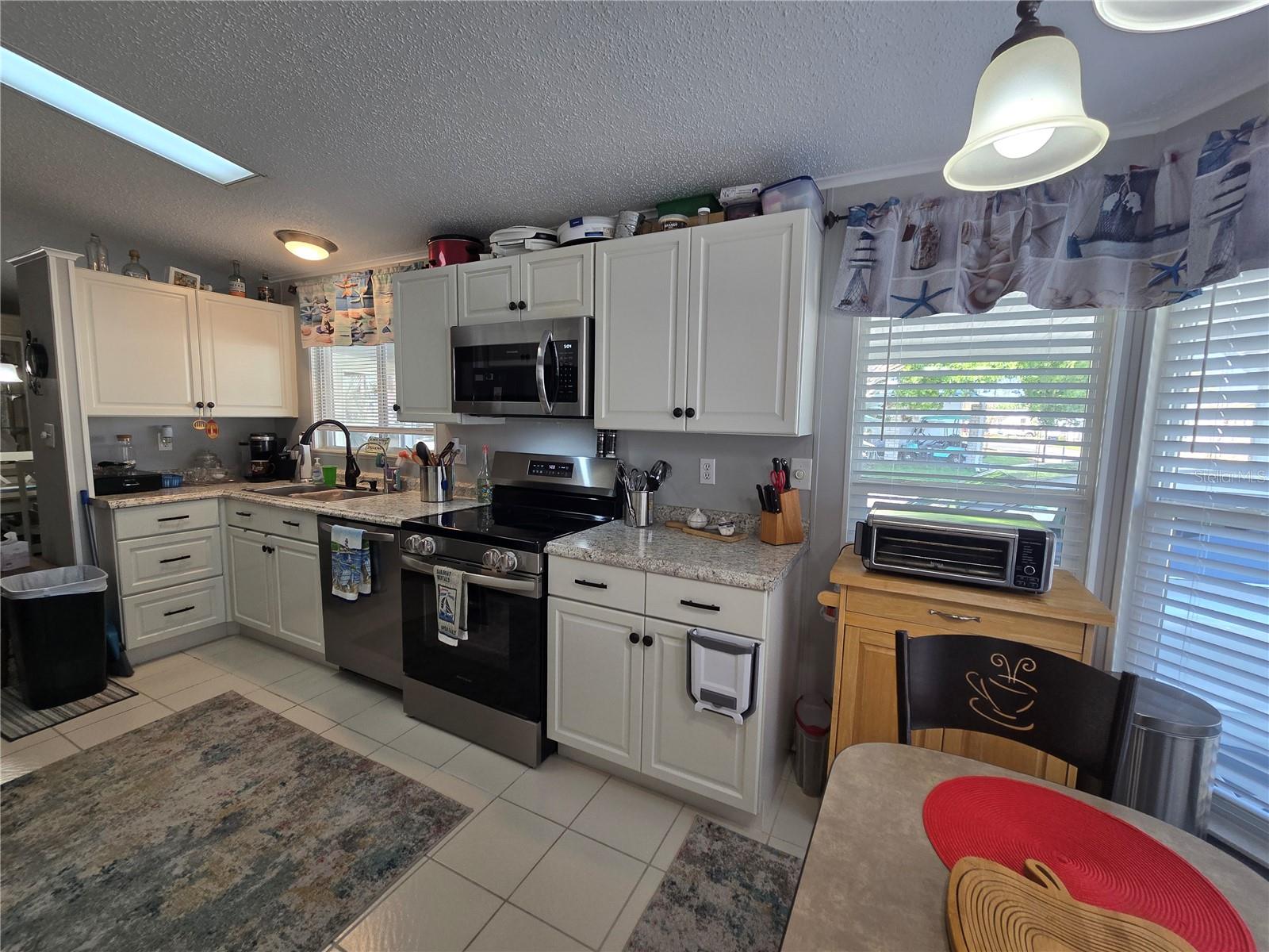 Image 34 of 100 For 336 Victoria Drive