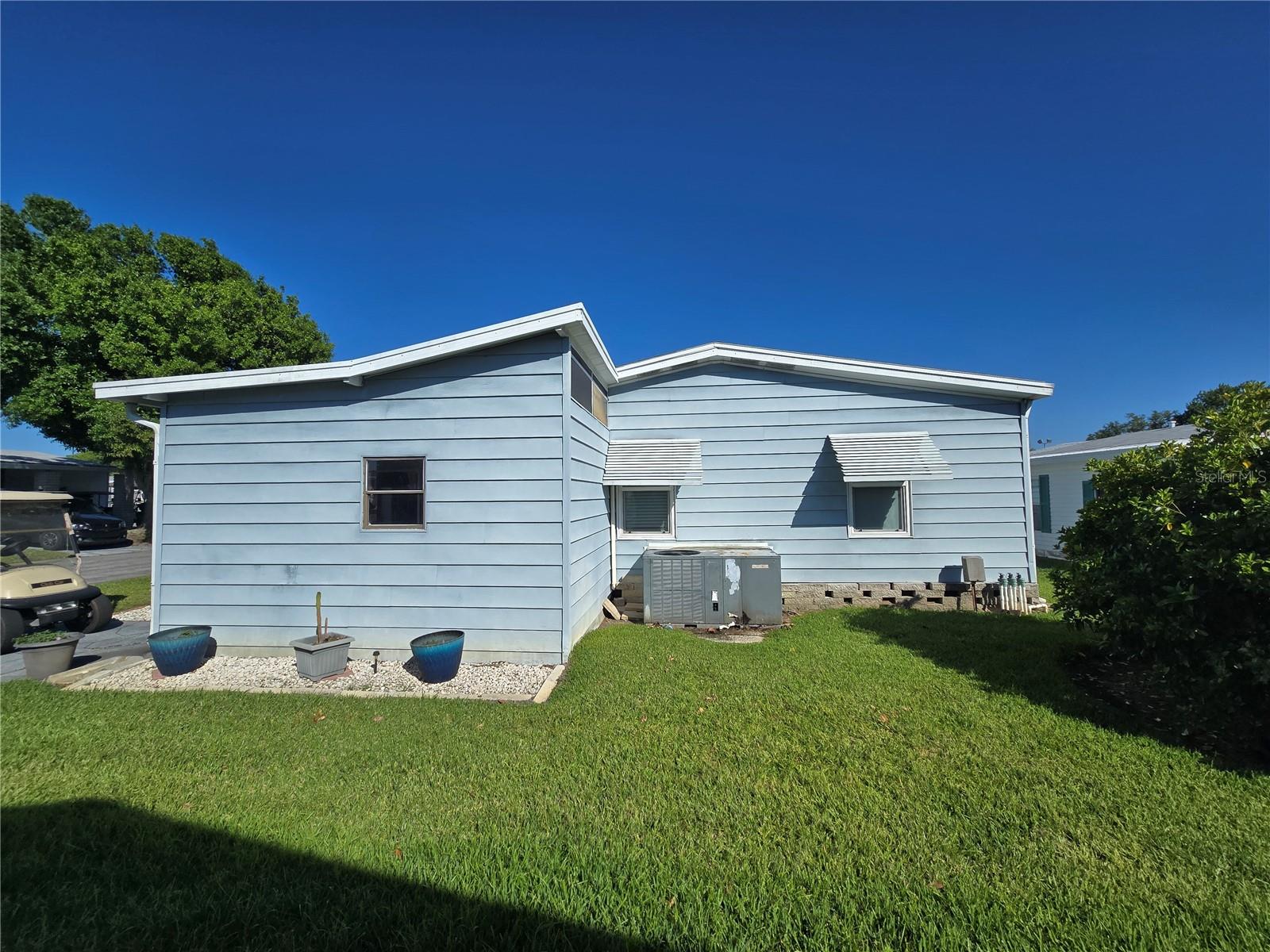 Image 4 of 100 For 336 Victoria Drive