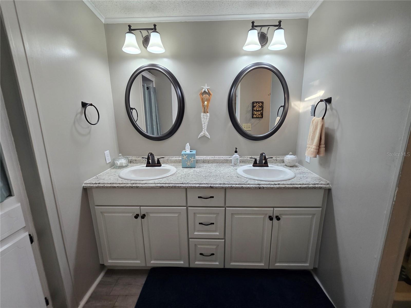 Image 47 of 100 For 336 Victoria Drive