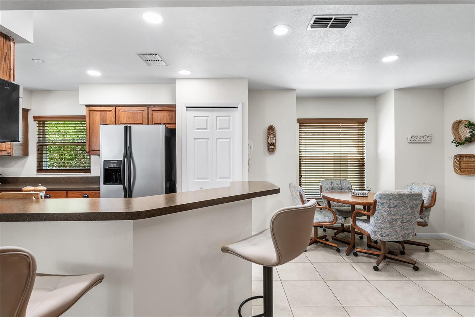 Image 14 of 41 For 510 Eastlake Dr