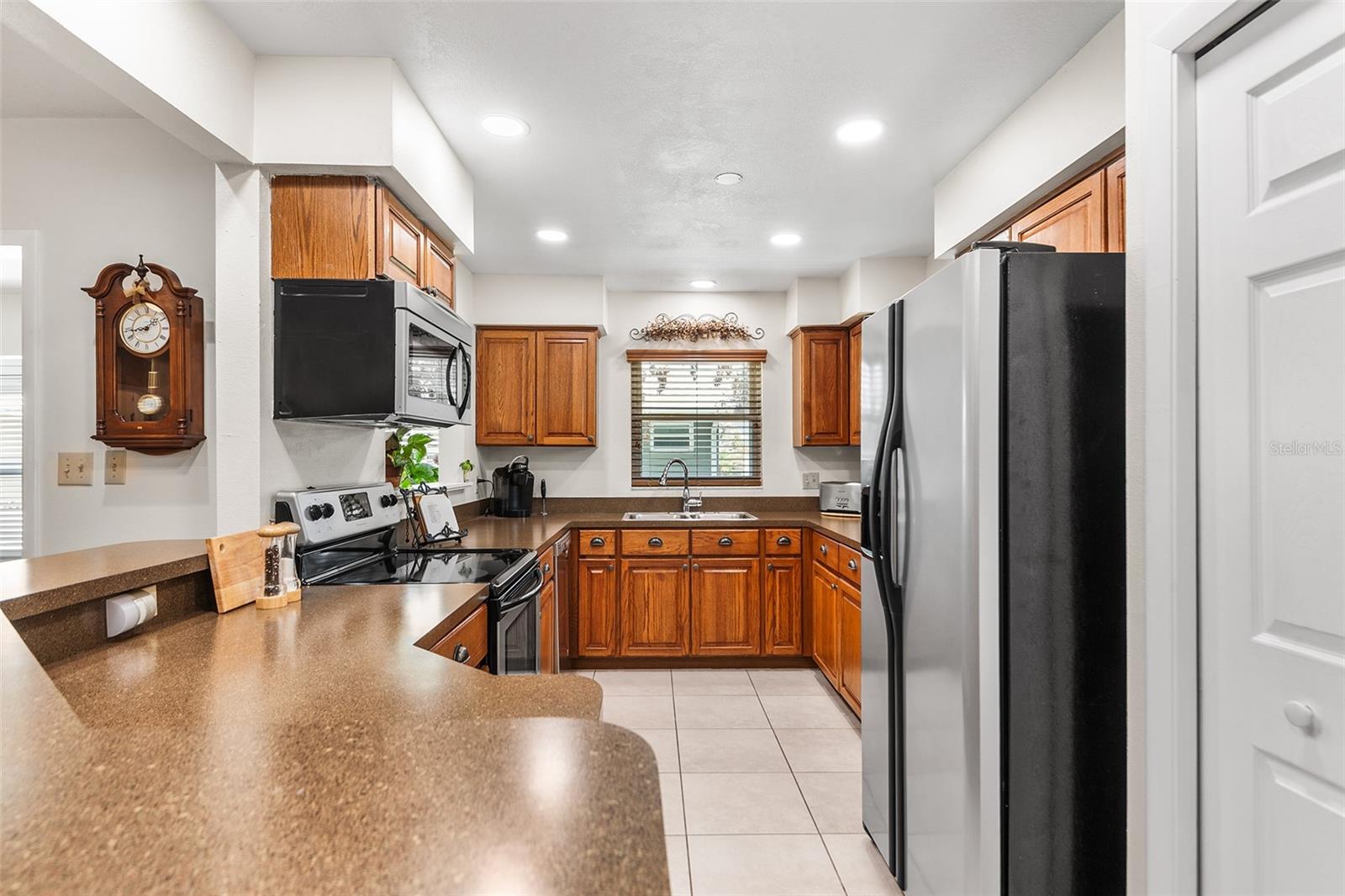 Image 16 of 41 For 510 Eastlake Dr