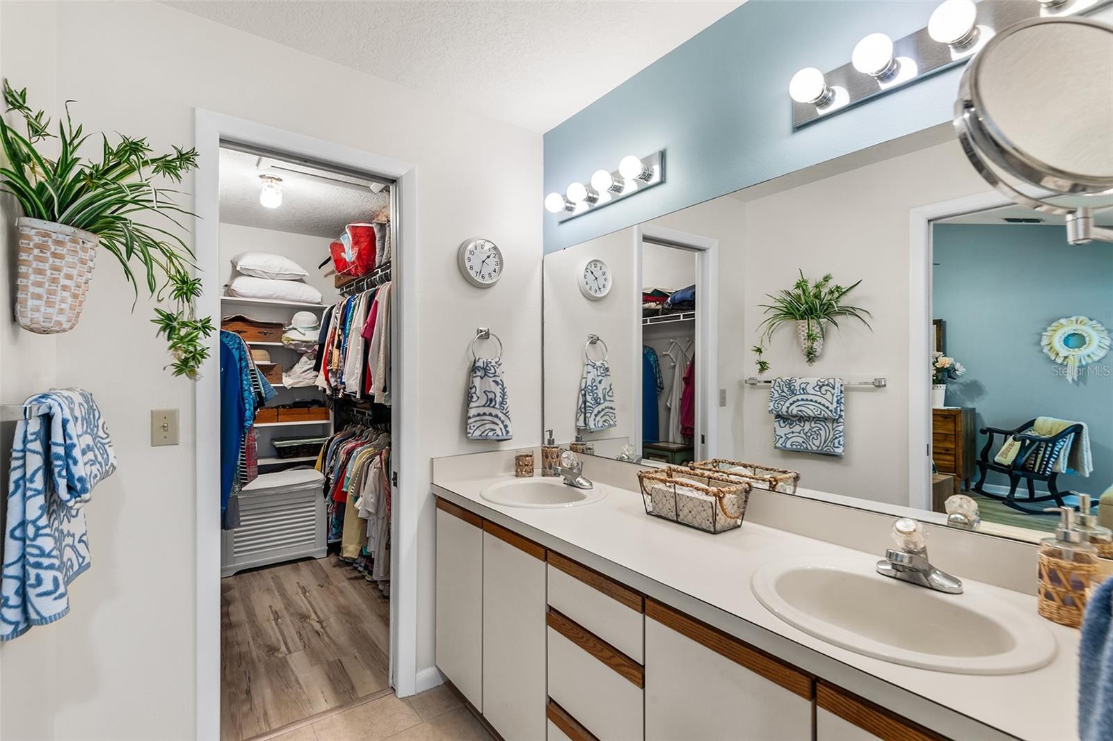 Image 27 of 41 For 510 Eastlake Dr