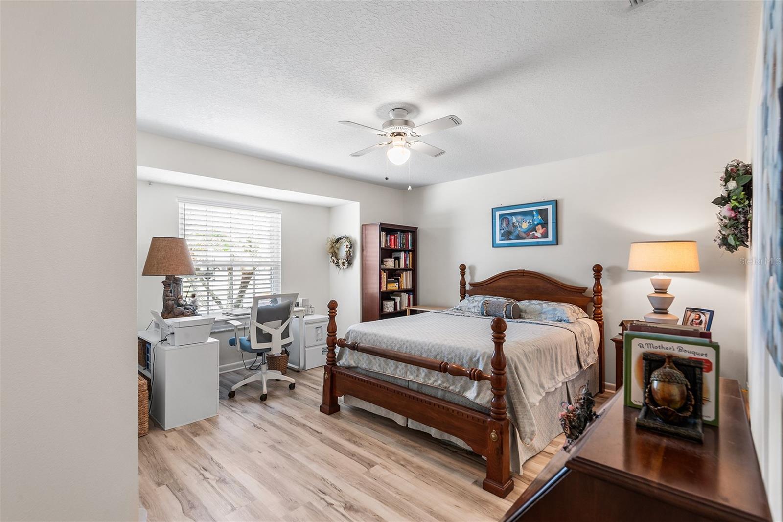 Image 28 of 41 For 510 Eastlake Dr