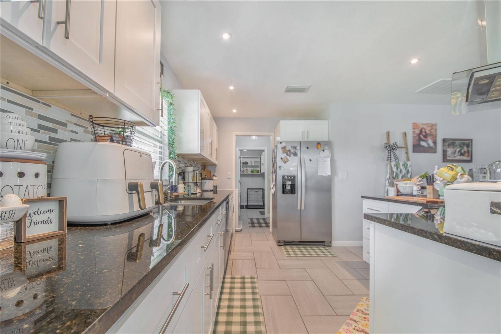 Image 16 of 44 For 838 Sherwood Drive