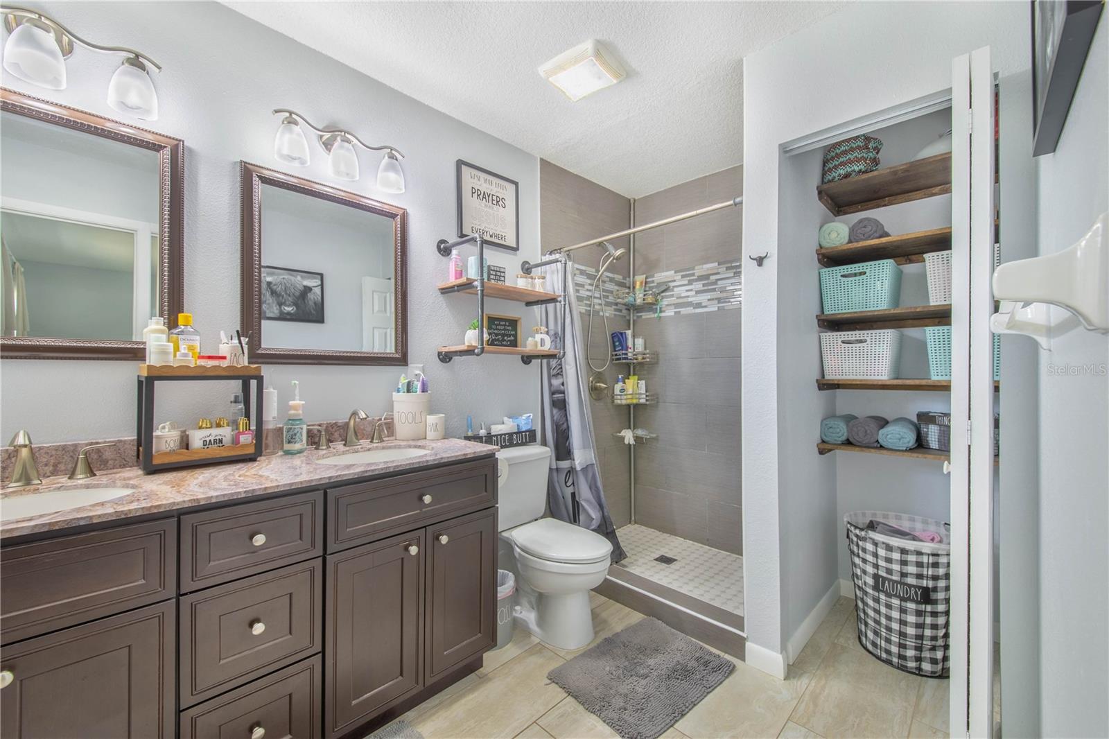 Image 24 of 44 For 838 Sherwood Drive