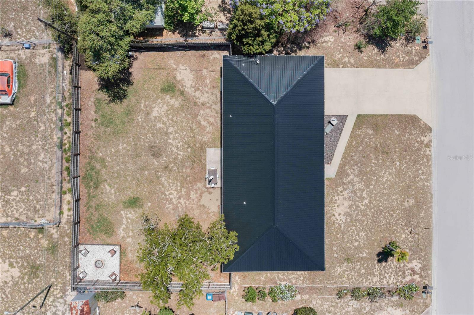 Image 33 of 44 For 838 Sherwood Drive