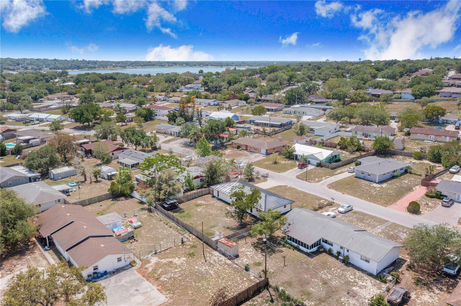 Image 35 of 44 For 838 Sherwood Drive