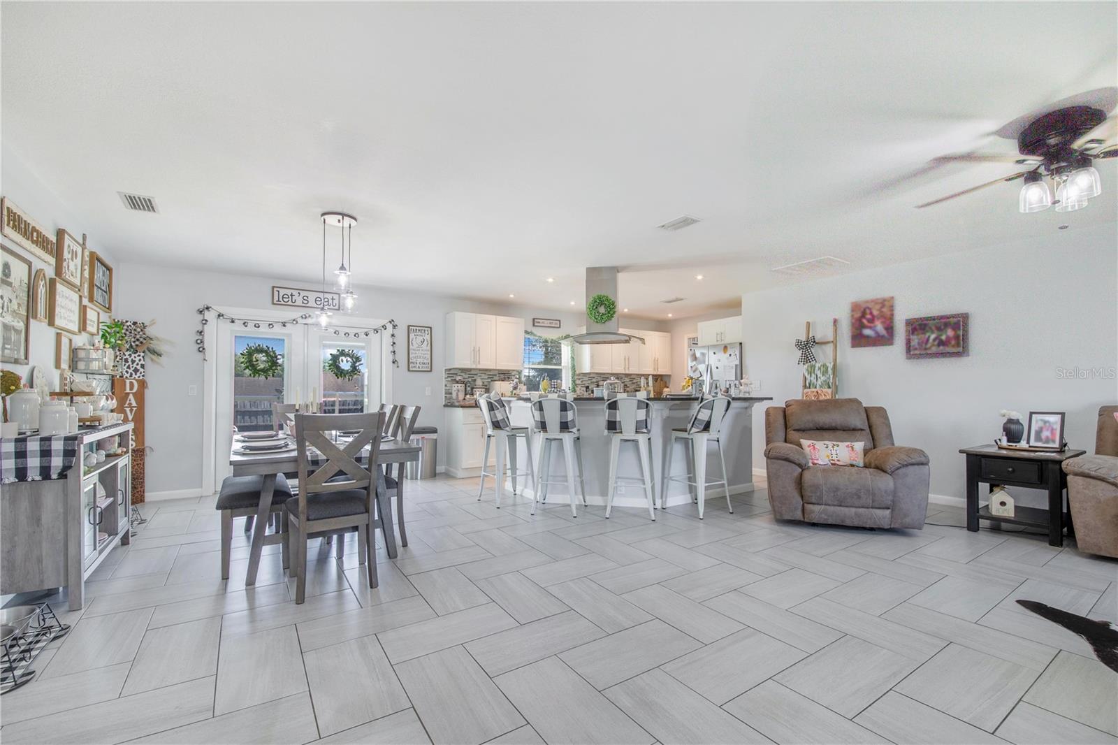 Image 7 of 44 For 838 Sherwood Drive