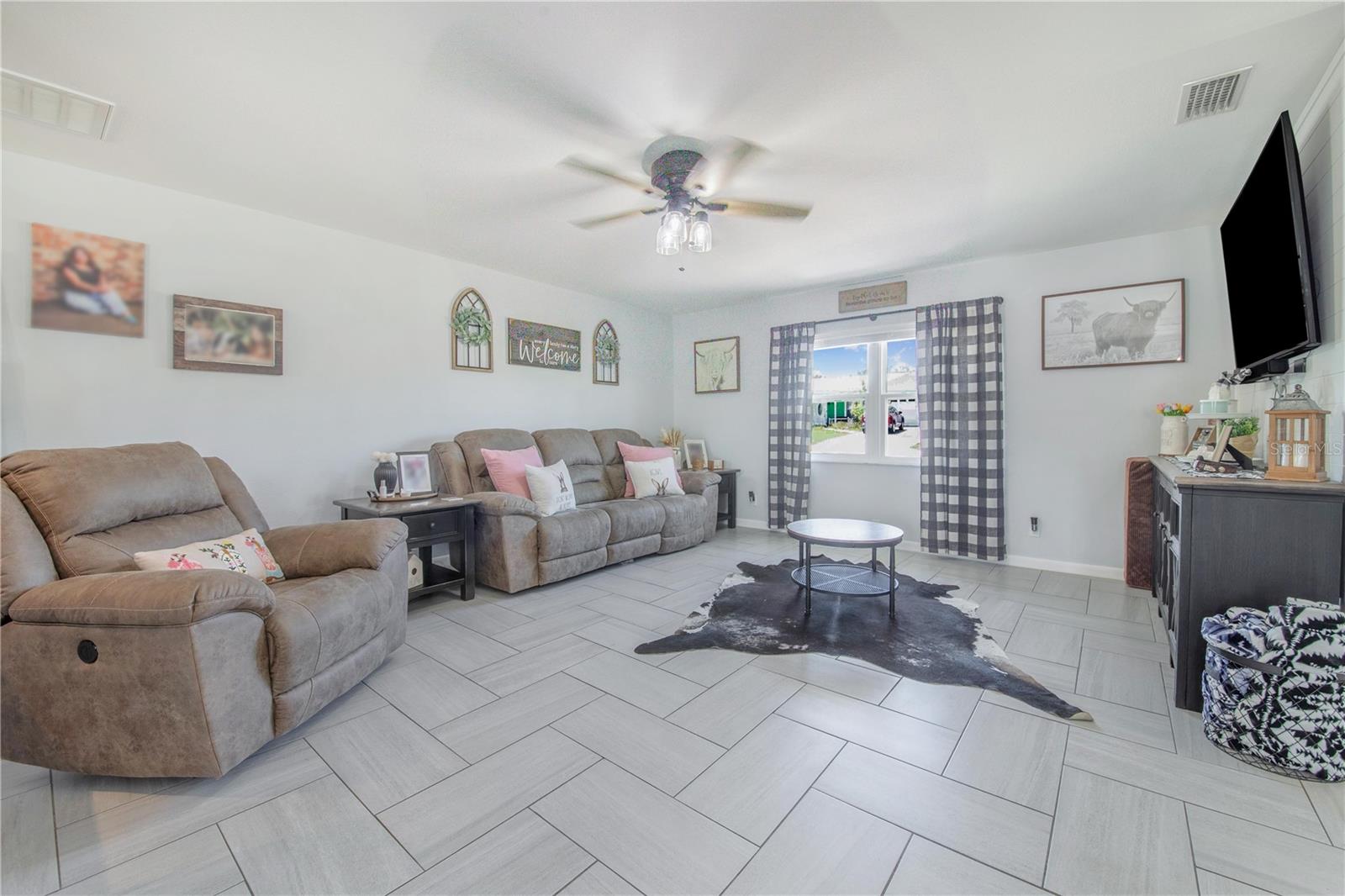 Image 9 of 44 For 838 Sherwood Drive