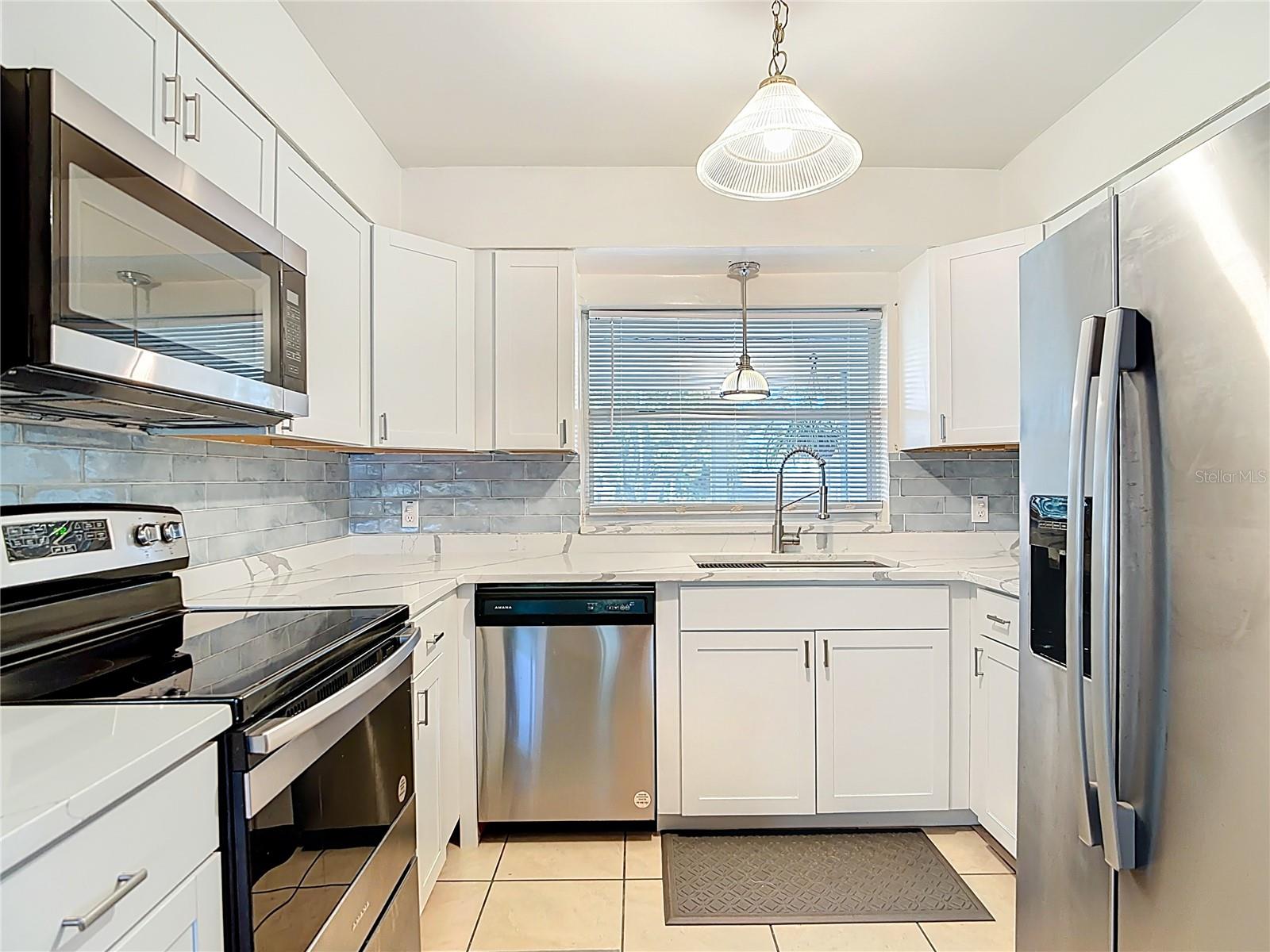 Image 12 of 38 For 831 Hillside Ave