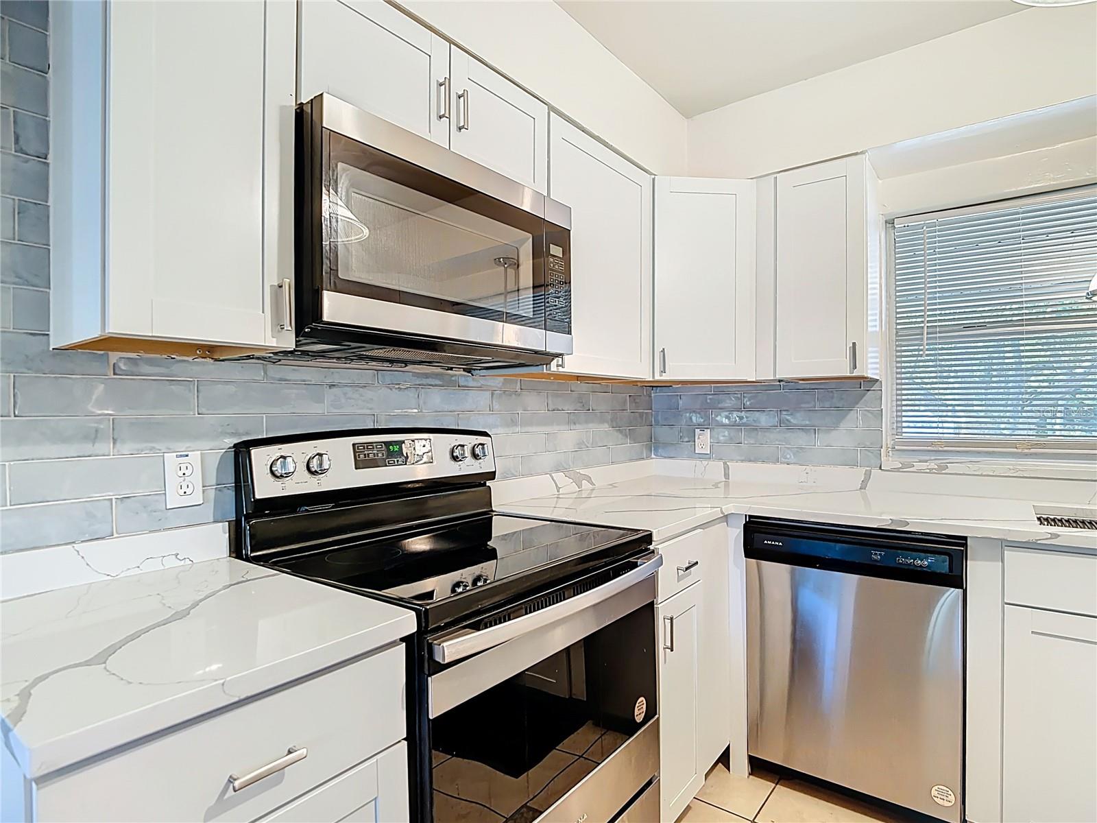 Image 13 of 38 For 831 Hillside Ave