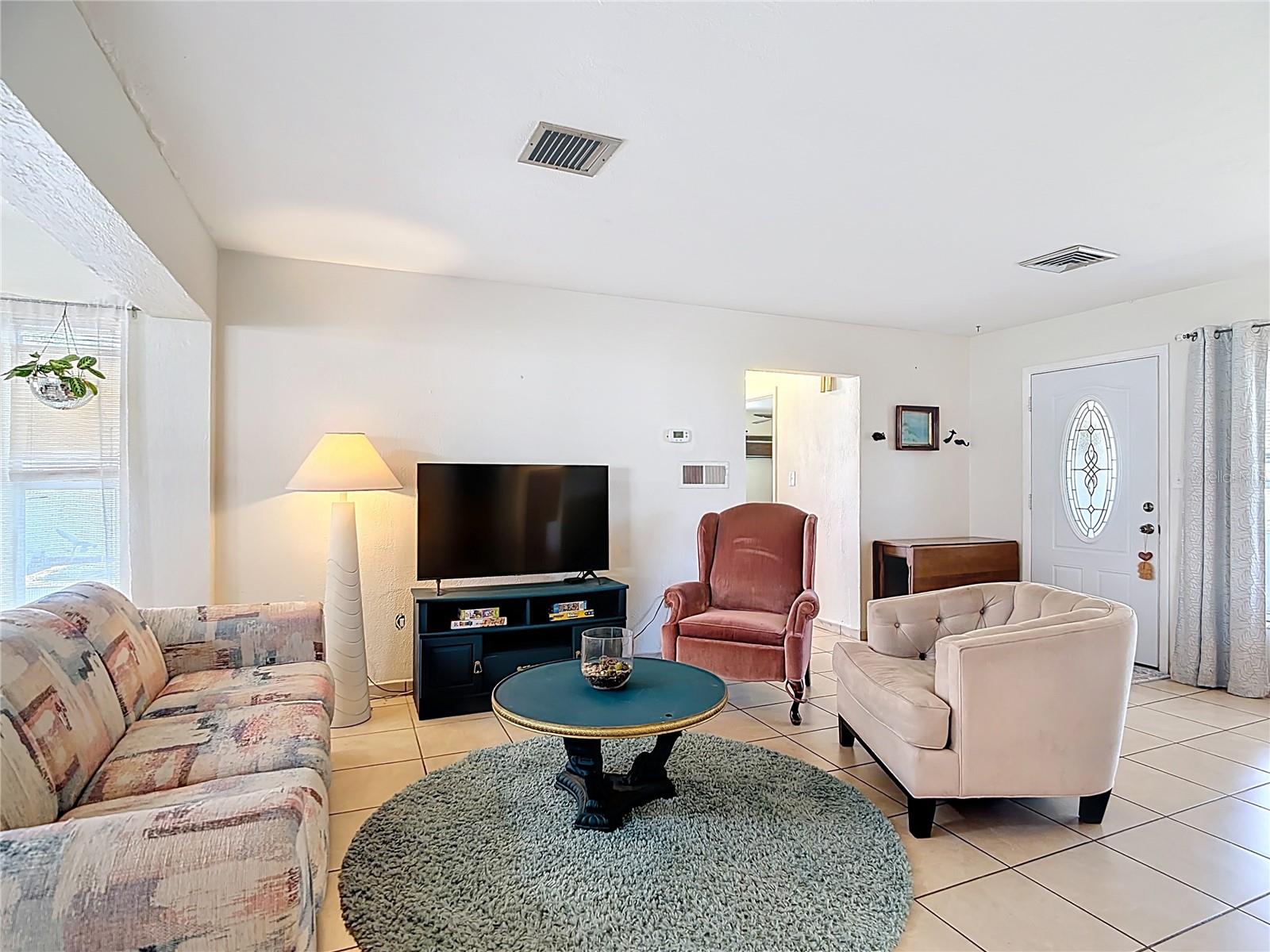 Image 6 of 38 For 831 Hillside Ave