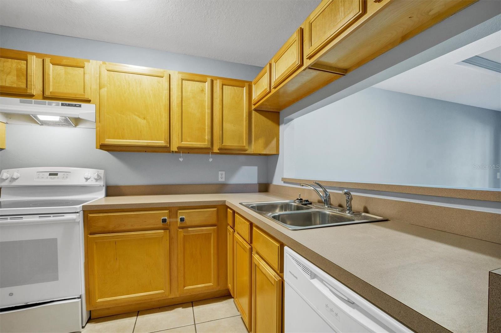 Image 9 of 30 For 323 Orange Blossom Drive 323