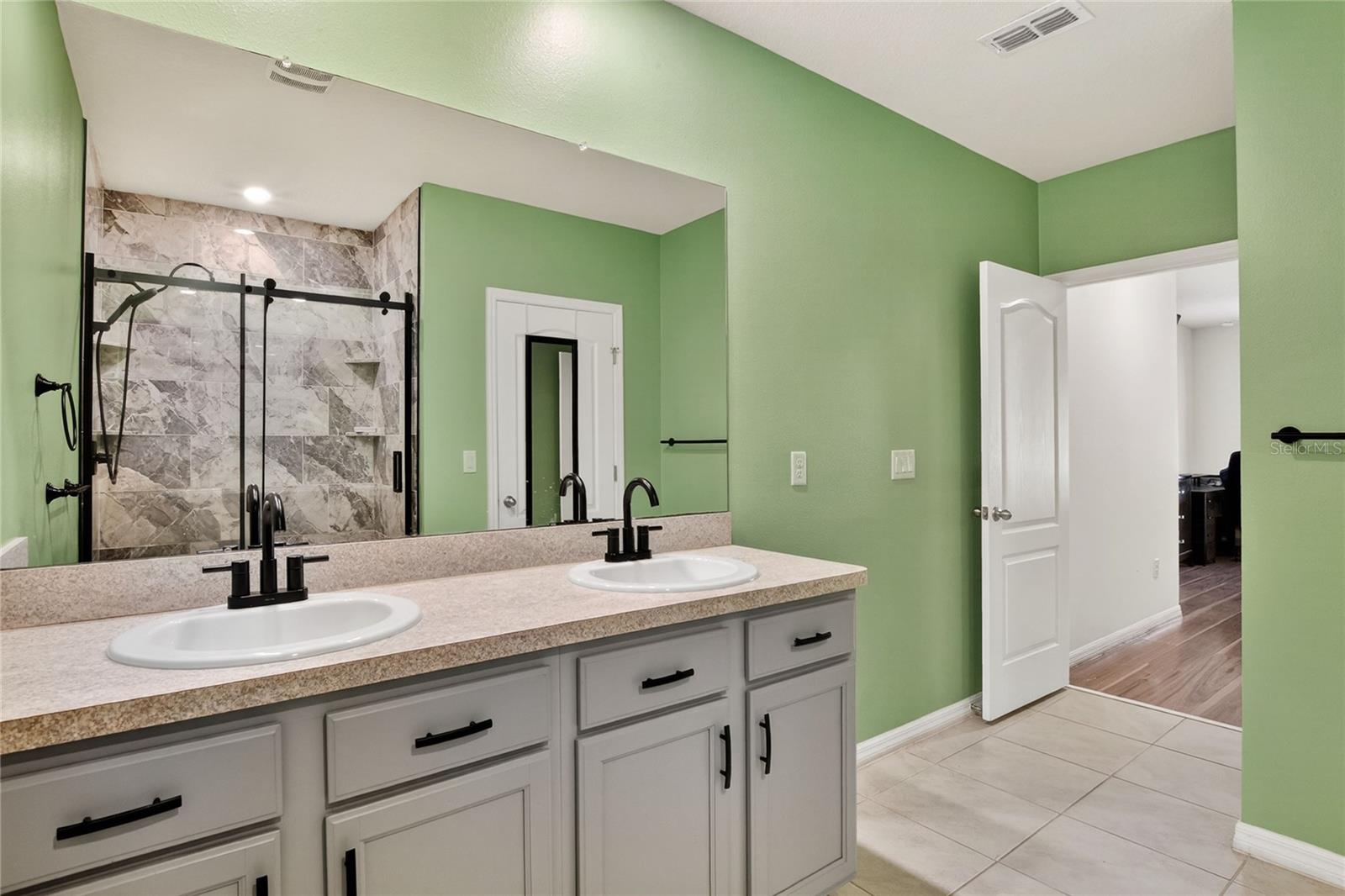 Image 28 of 44 For 208 Caleb Way