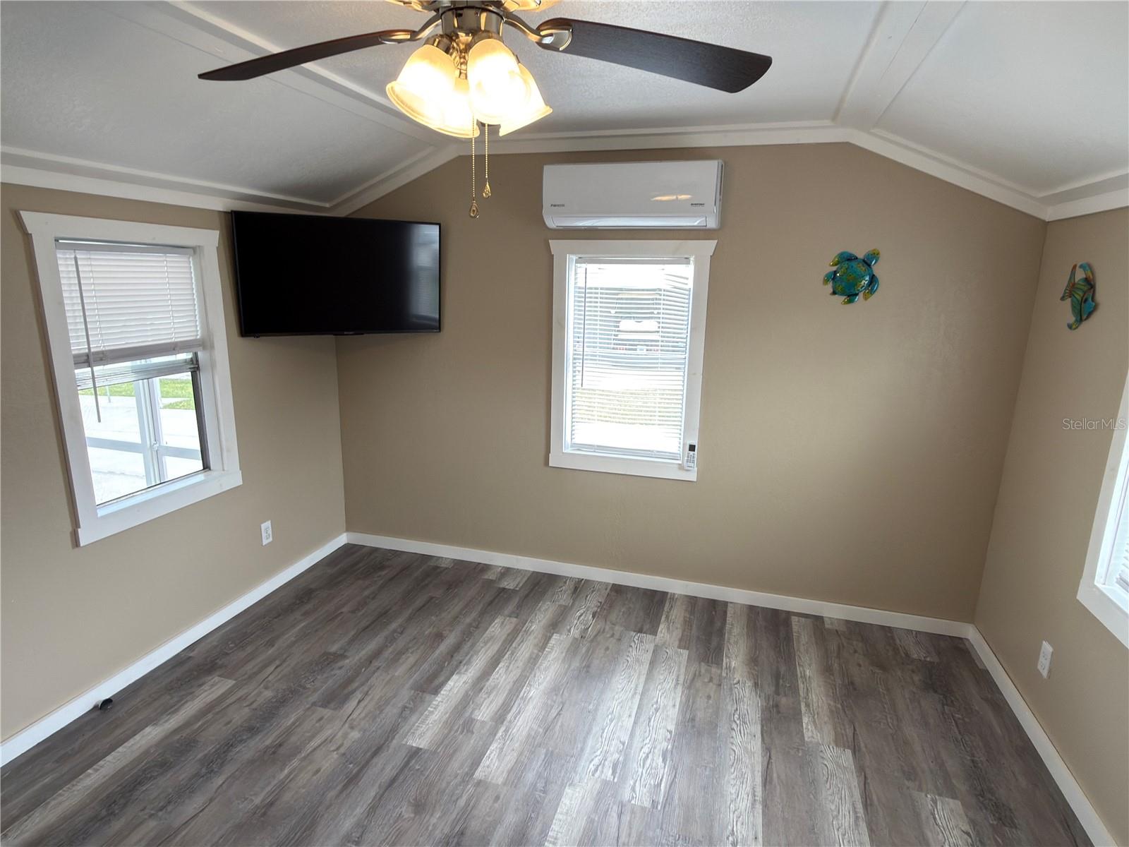 Image 19 of 27 For 5073 Shore Line Drive