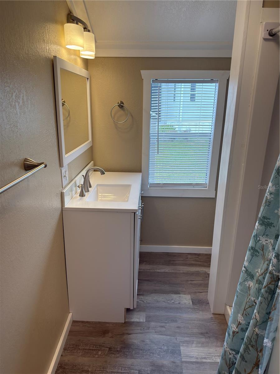 Image 24 of 27 For 5073 Shore Line Drive