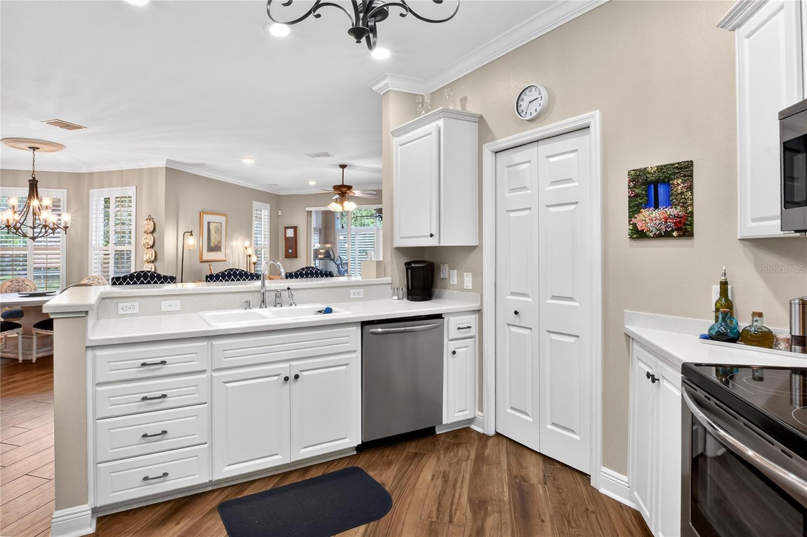 Image 21 of 66 For 606 Grasslands Village Circle