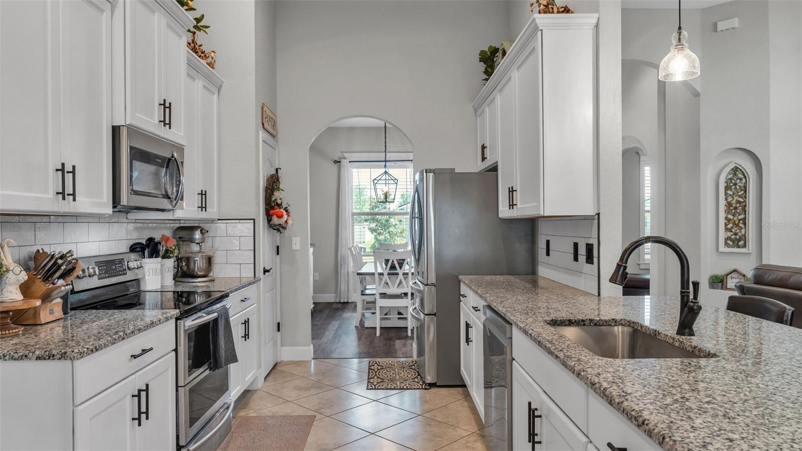 Image 21 of 52 For 254 Kissengen Park Drive