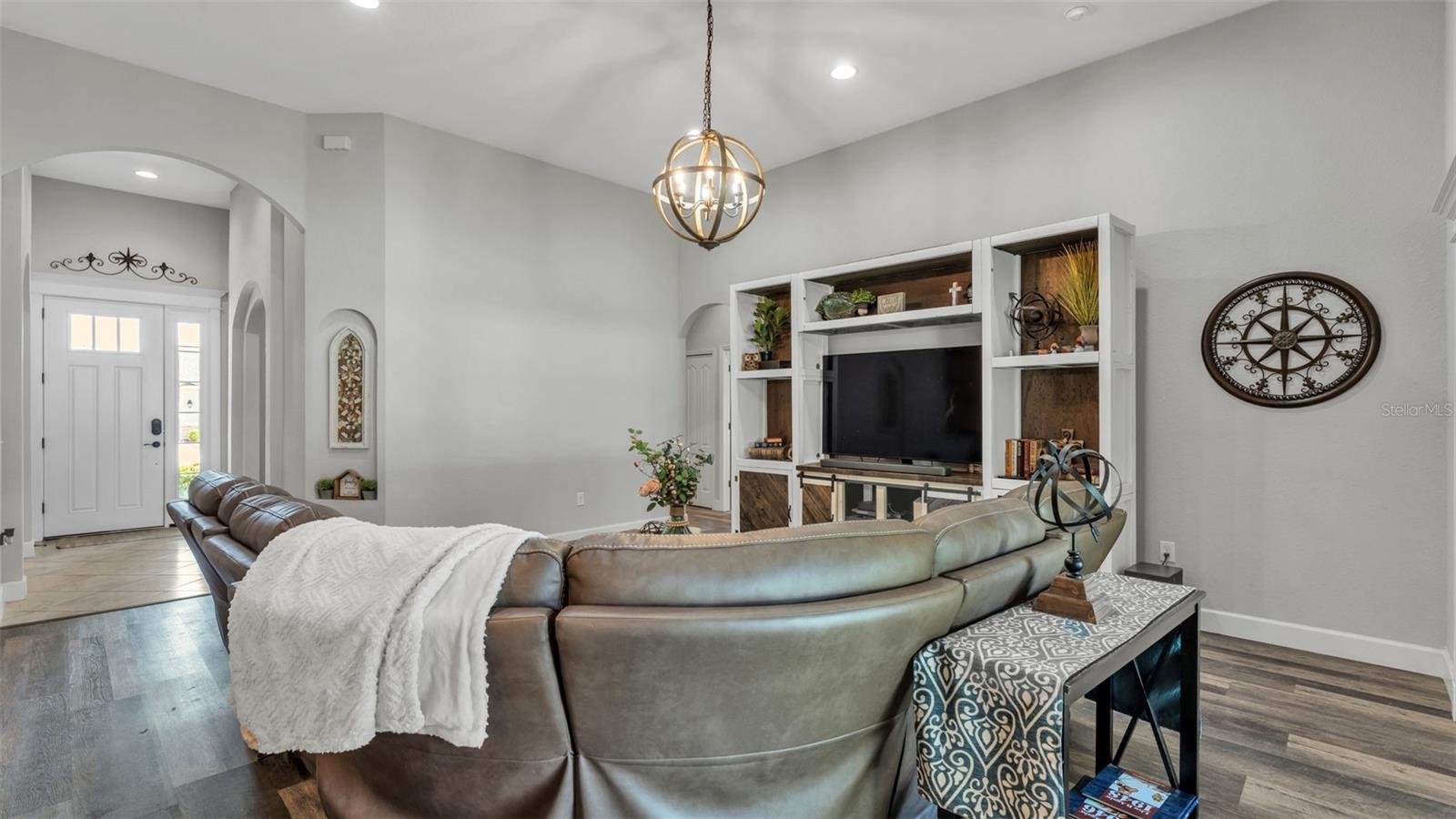 Image 32 of 52 For 254 Kissengen Park Drive