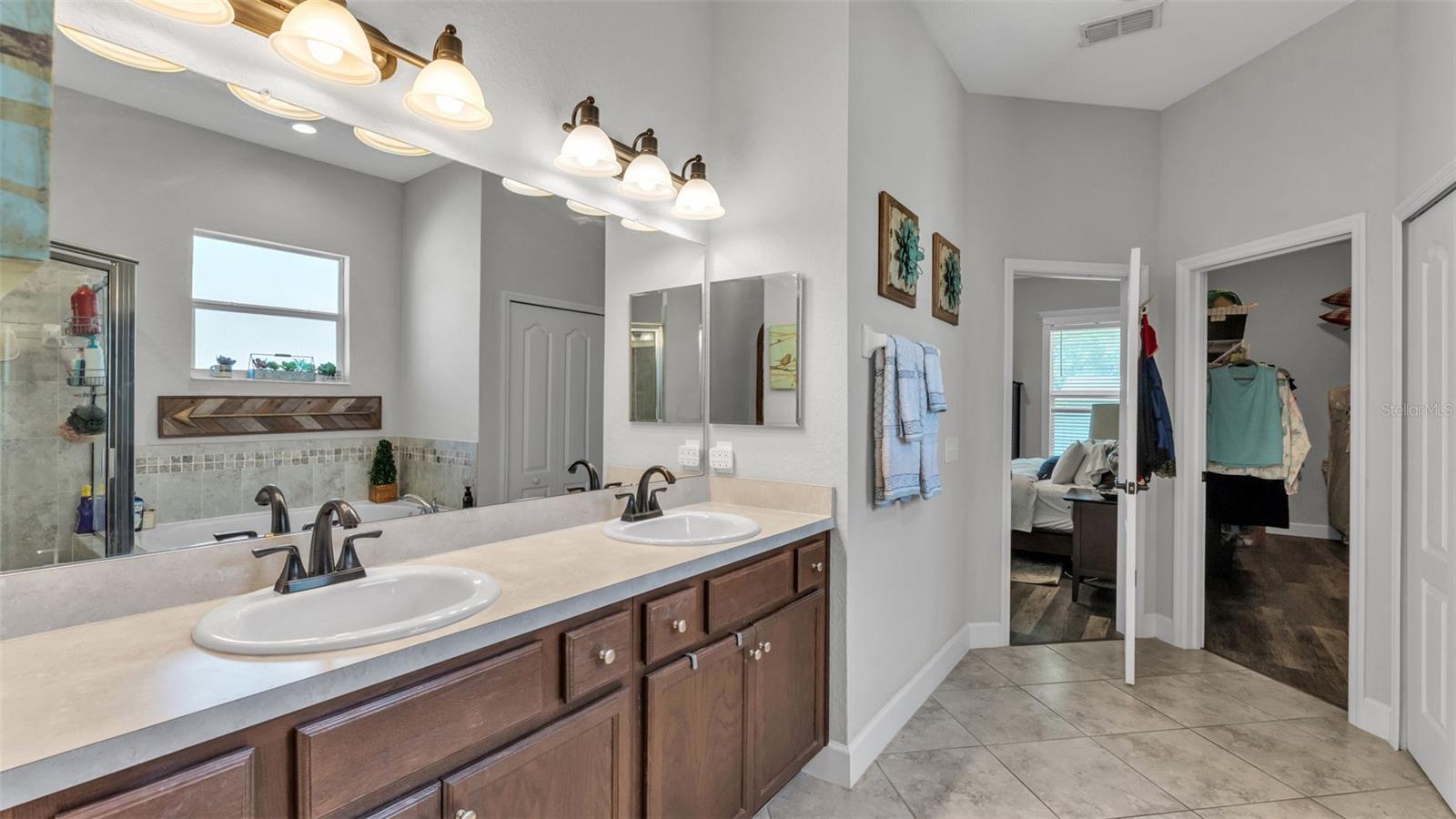 Image 37 of 52 For 254 Kissengen Park Drive