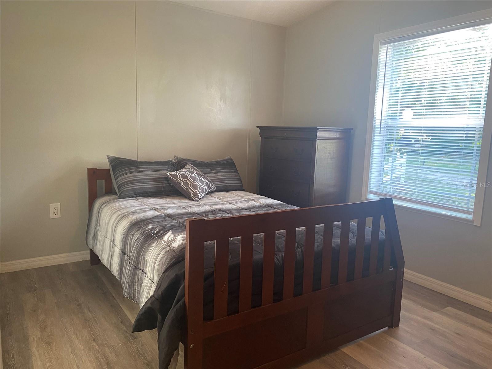 Image 21 of 37 For 19507 Hwy 60 E