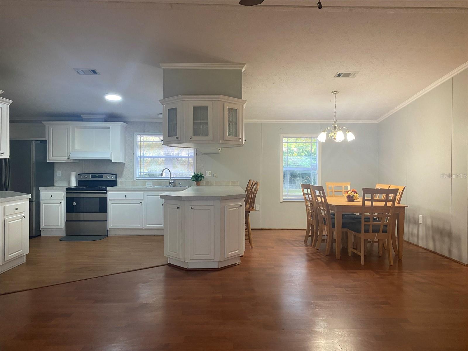 Image 7 of 37 For 19507 Hwy 60 E