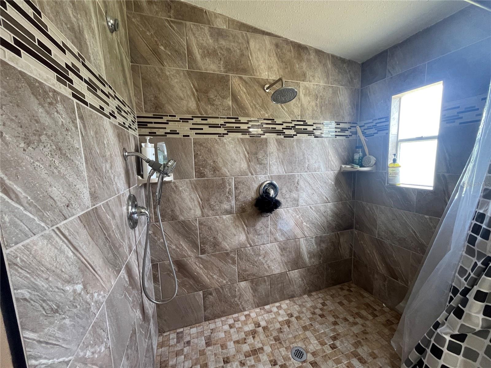 Image 17 of 66 For 10780 State Road 60 E